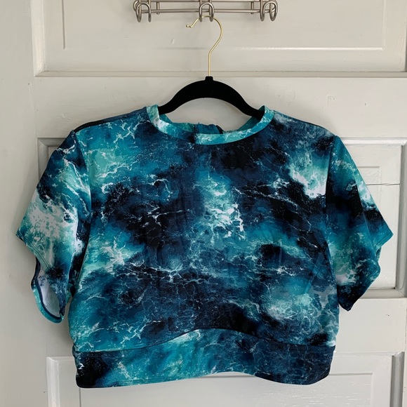 torrid Other - Torrid Wireless Crop Rash Guard